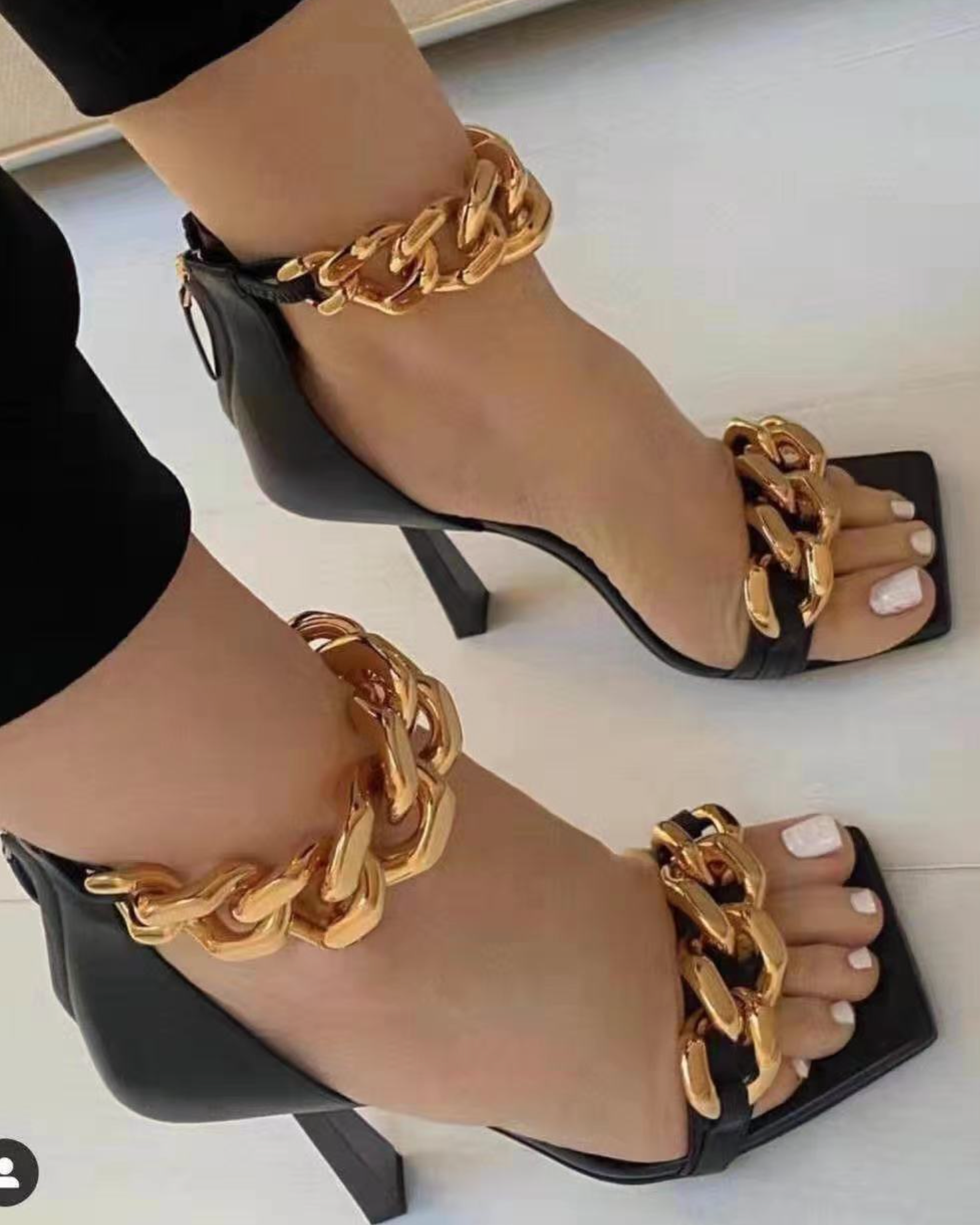 Carolina Herrera Womens Black Pointed Toe High Heels Pump Shoes Size 1 -  Shop Linda's Stuff